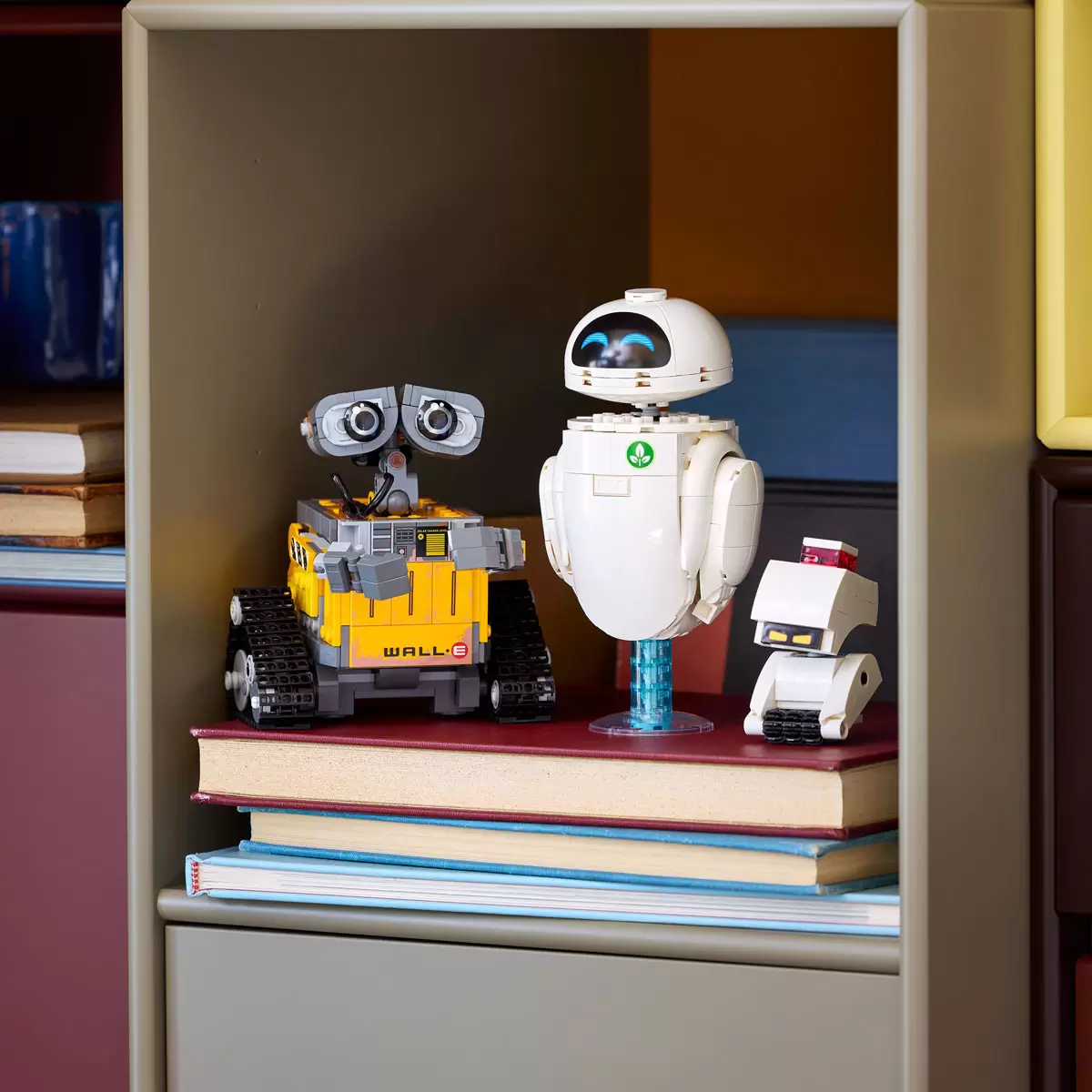 LEGO Disney Pixar Wall-e and Eve - Model 43279 (18+ Years) - Image 5