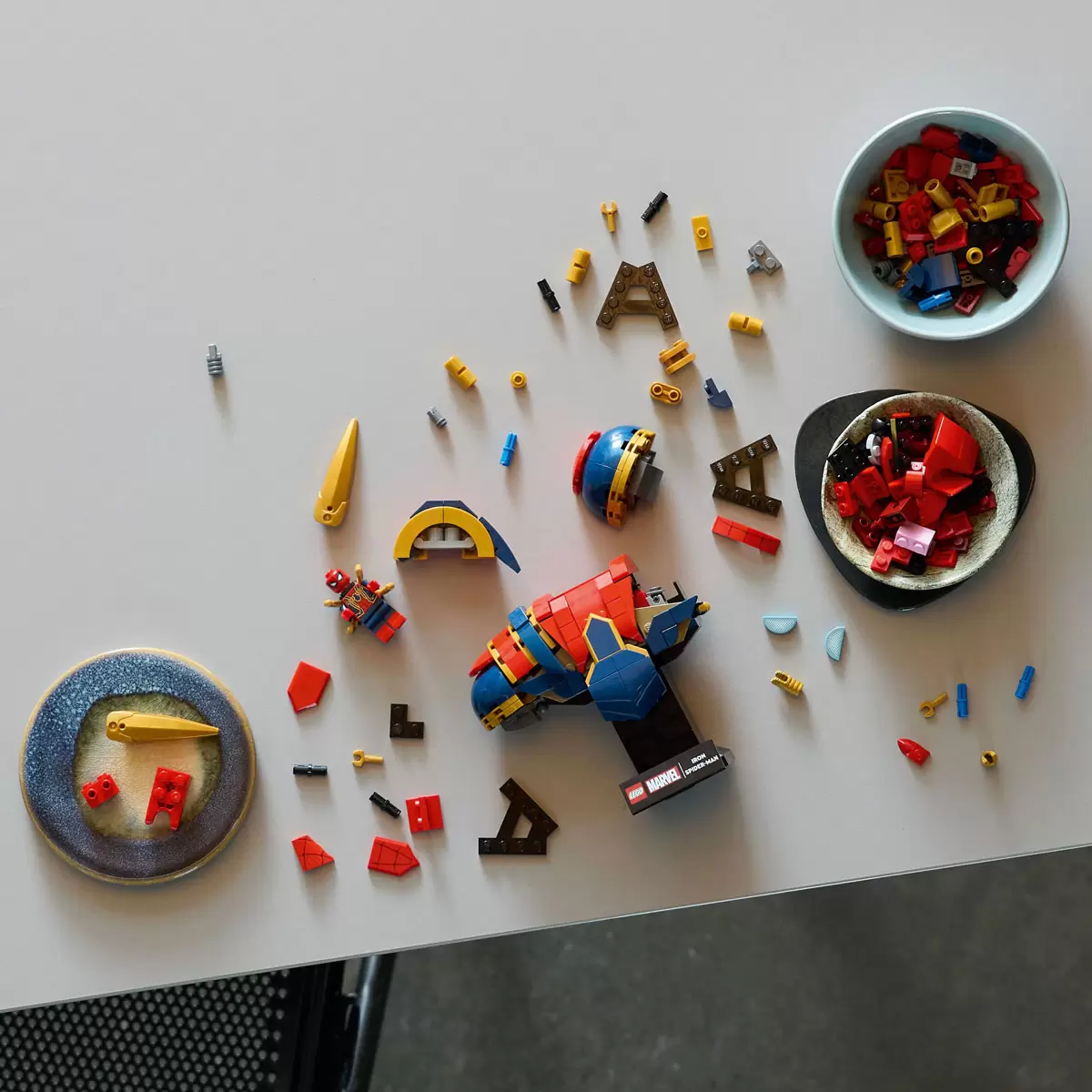 LEGO Super Heroes Spider-Man Bust - Model 76326 (18+ Years) - Image 2